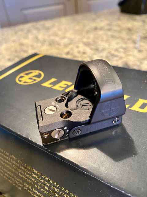 Leupold Delta Point Pro 2.5 MOA w/ rear iron sight