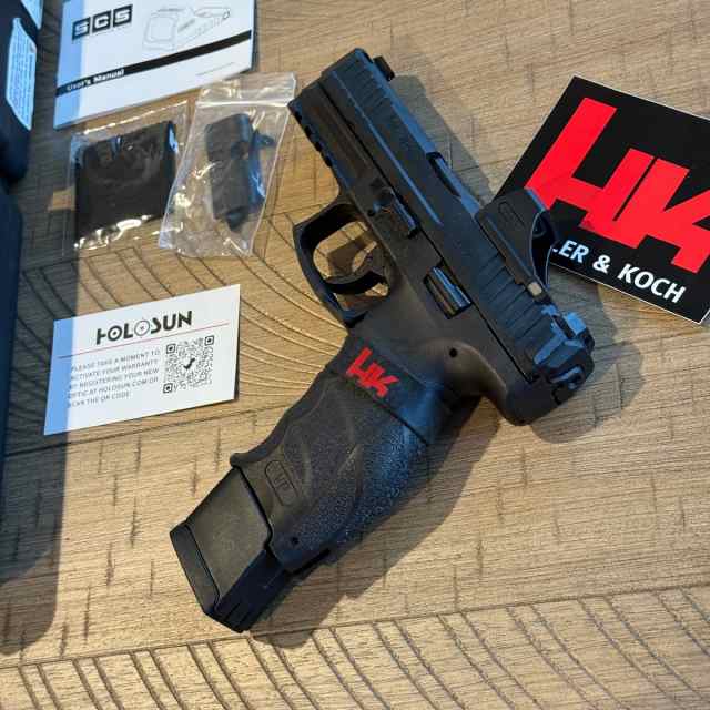 HK VP9 w/Holosun SCS x4 mags