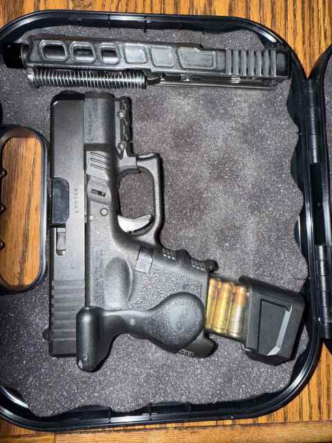 NEW CONDITION GLOCK 26 WITH EXTRAS 