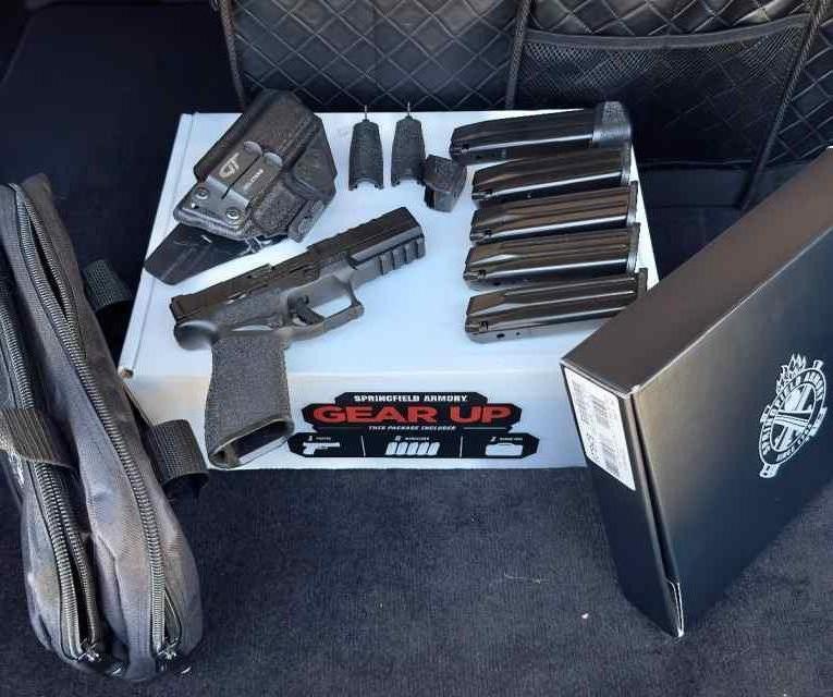 Springfield Echelon 9mm Bundle w/Holster