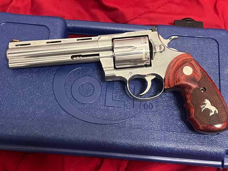 Colt anaconda 44 magnum 