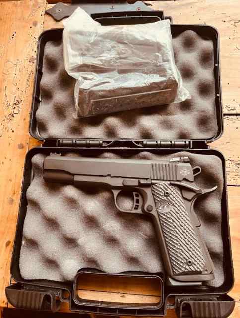 RIA ULTRA FS box.jpg