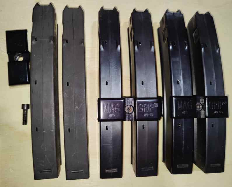 HK (4) and KCI (2) 30 Mag plus 2 HK connectors