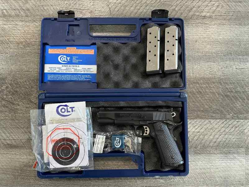 Colt special combat government .45 acp