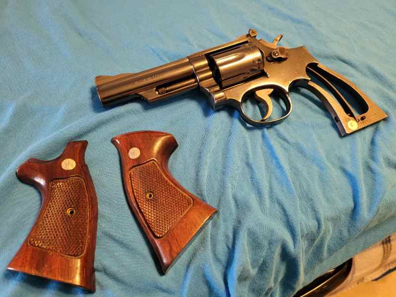 SMITH AND WESSON model 19-4. 357 magnum