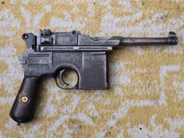 German C96 broomhandle pistol 