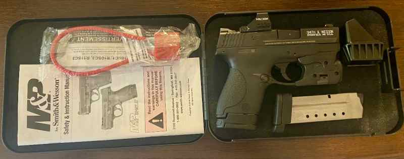 Smith &amp; Wesson M&amp;P 40 Shield 