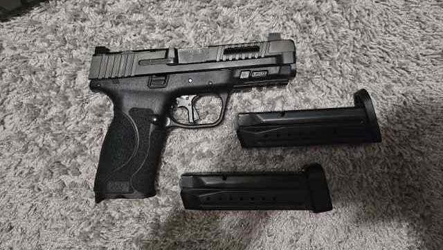 M&amp;P 9 M2.0 full size