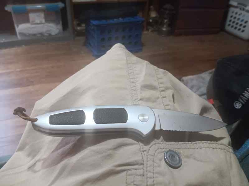 BOKER AUTOMATIC KNIFE Switchblade 