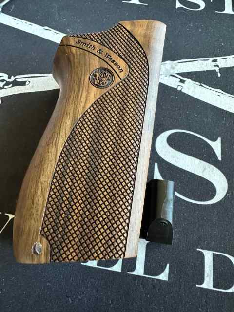 S&amp;W 5906 wood grips 