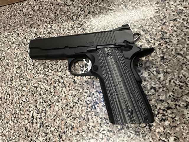 Dan Wesson Vigil Commander .45