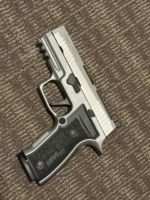 Sig Sauer p320 AXG