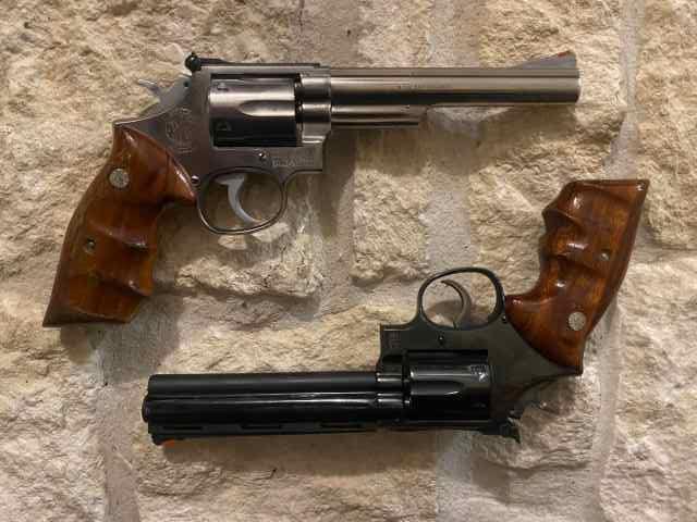 Pair of Smith &amp; Wesson&#039;s...