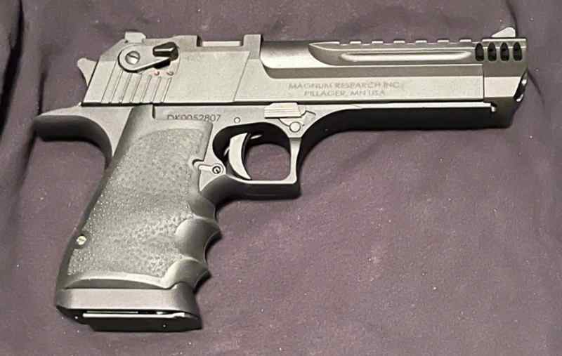 DESERT EAGLE L5 .357 MAGNUM. Very Low Rounds.