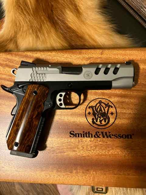 S&amp;W PERFORMANCE 1911 COMMANDER