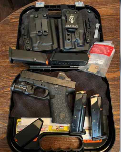 Glock 43x MOS 9mm w/Holosun 507K TLR-7 flashlight.