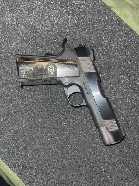 Colt commander light weight 45 acp