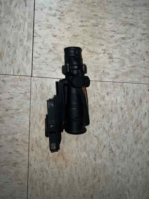 ACOG 4x32 (chevron reticle)