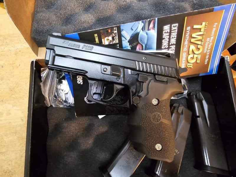 Like New SIG SAUER P229 .40 S&amp;W