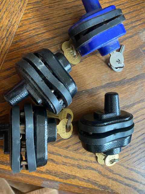 Lot of 4 Trigger Locks