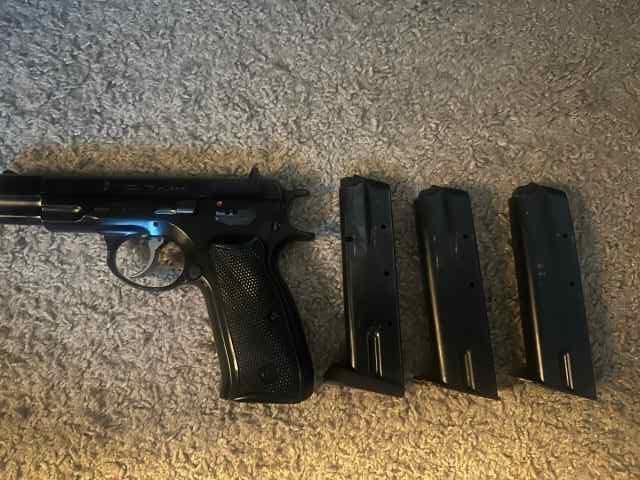 CZ 75 Pre-B - 3 Mags