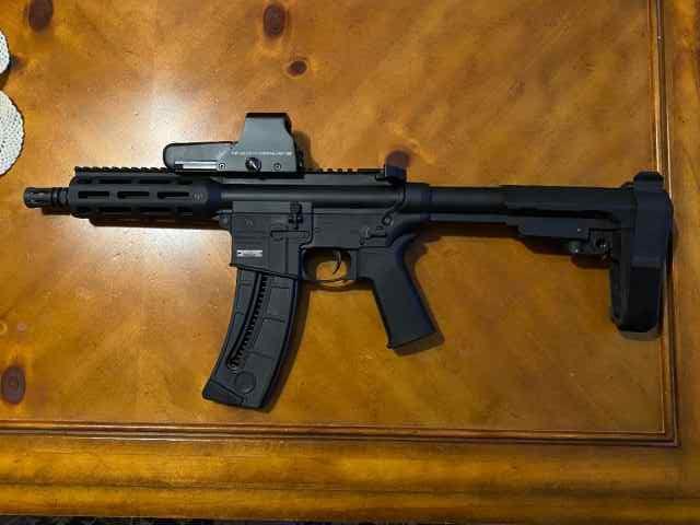 Smith &amp; Wesson M&amp;P AR15-22 pistol