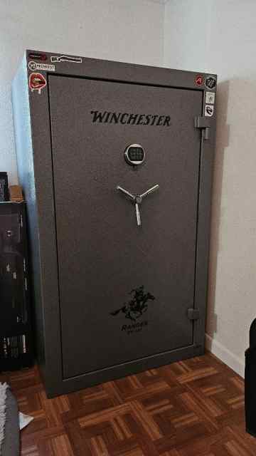 WTS/WTT Gun Safe(Includes pro delivery nd install)