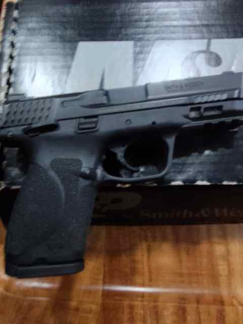 Smith and Wesson M&amp;P 2.0 Compact 9mm
