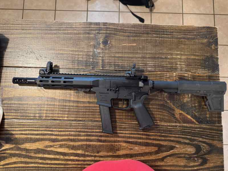 Armalite M-15 PDW 40 S&amp;W