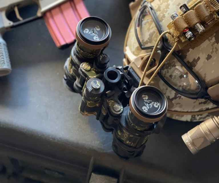 BNVD WHITE PHOSPHOR BINOS  / PG25 monocular 