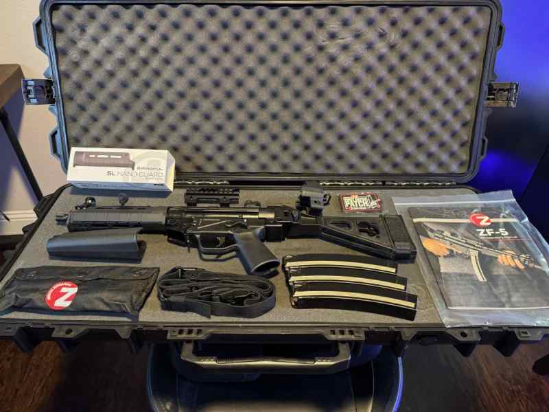 MP5 all items in case 2.jpg