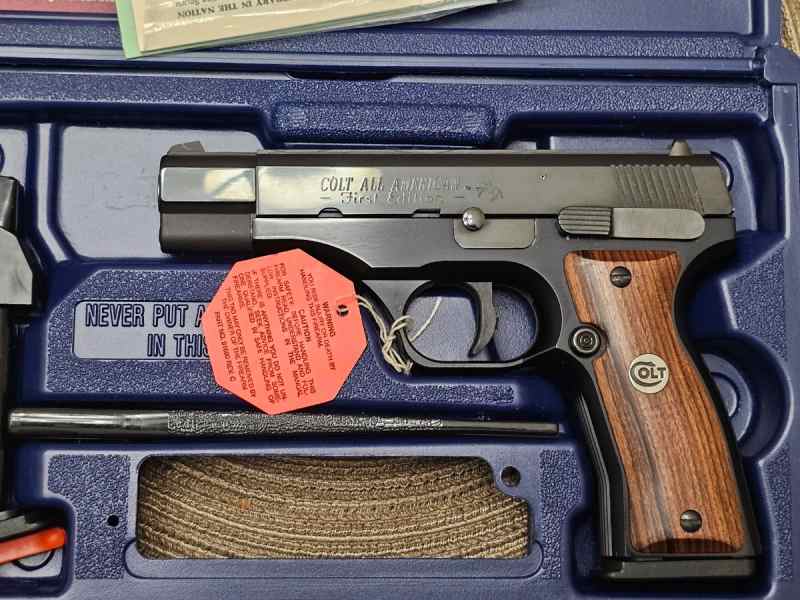 Like New Colt all American 2000 