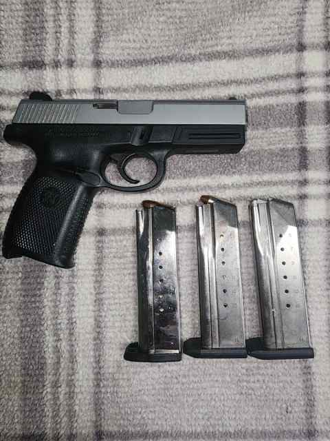 Smith &amp; Wesson SW9VE