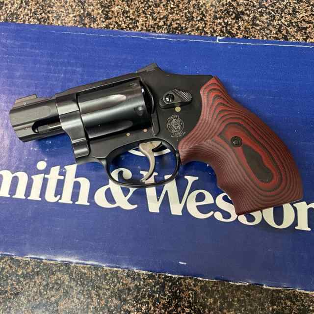 Smith and Wesson 432 Ultimate Carry