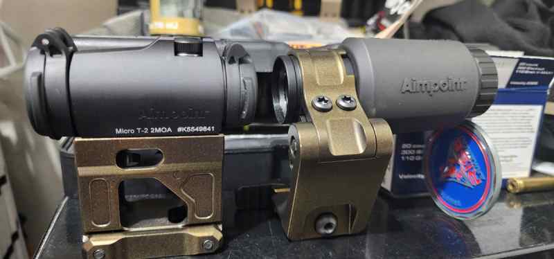 Aimpoint T2 with magnifier in Unity Fast Mounts.