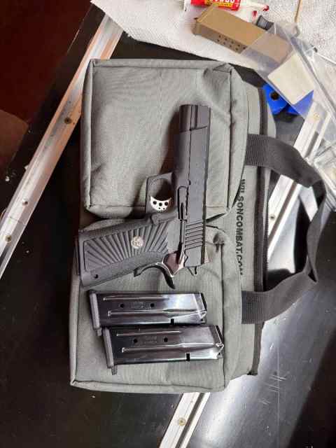 Ultra rare WILSON COMBAT. SPEC OPS 9 1911 